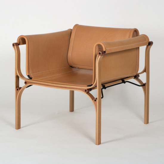 CV Model H Armchair - Natural leather and glued laminated wood - 3/4 view