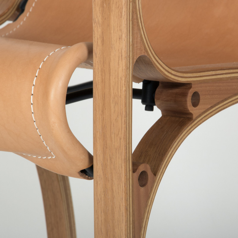 Chaise CV Model B - Cuir naturel, acier et bois lamellé collé - Vue de détail