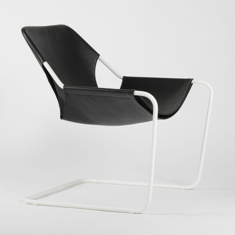 Paulistano armchair in vegetal leather - Black - White epoxy carbon steel - side view
