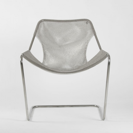 Paulistano Mesh armchair in stainless steel seen from the front