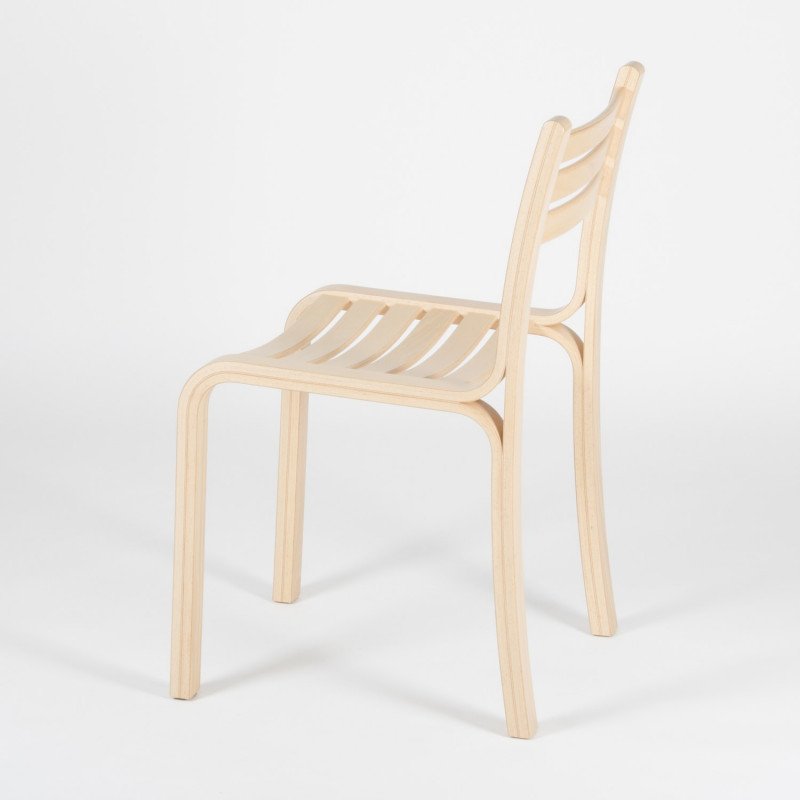 Chaise empilable Gabi - Hêtre naturel - Vue de 3/4 dos