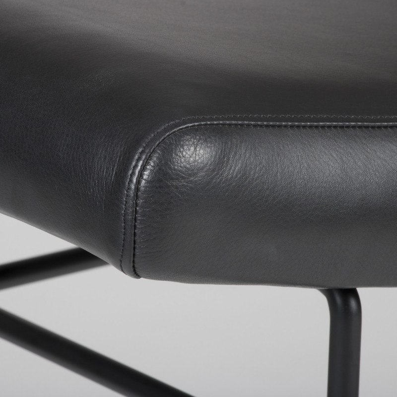 Bienal Stool - black leather - detail view