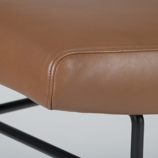Bienal Stool - chocolate leather - detail view