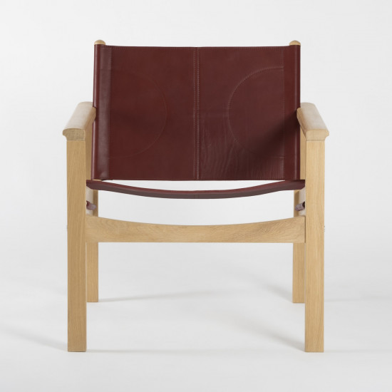 Peglev Armchair - Cognac leather - Solid oak - front view