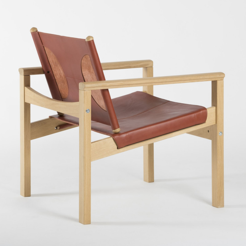 Peglev Armchair - Terracotta leather - Solid oak - 3/4 back view