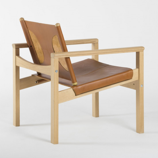 Peglev Armchair - Whisky leather - Solid oak - 3/4 back view
