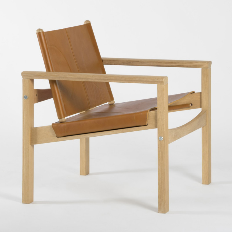 Peglev Armchair - Whisky leather - Solid oak - 3/4 view