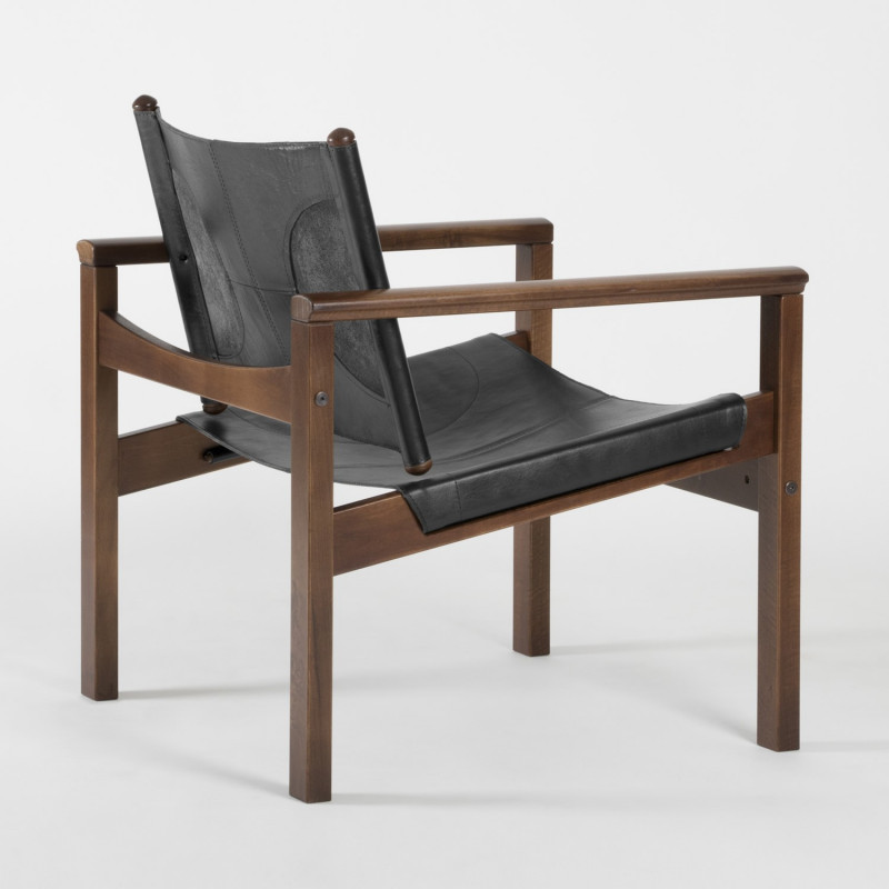 Peglev Armchair - Black leather - Solid walnut - 3/4 back view