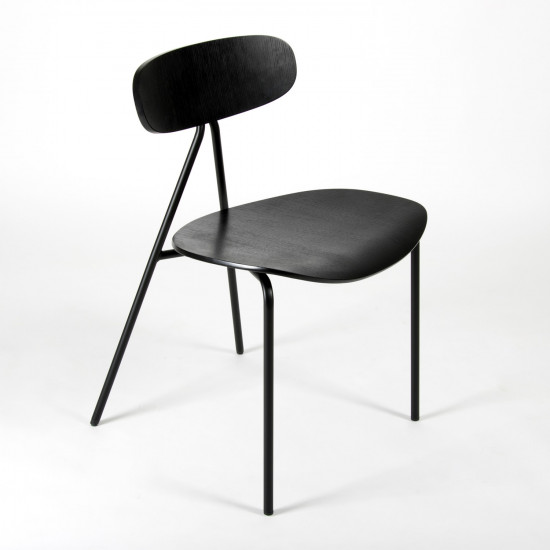 Chaise empilable Lagoa - hêtre noir et acier - vue de 3/4 face